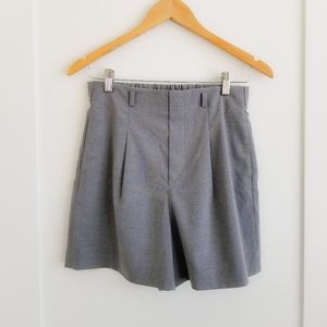 UNIQLO gray pleated dress shorts